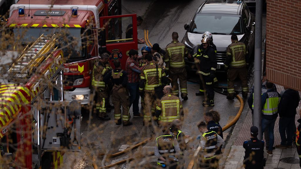 Uno de los bomberos muertos en Alcorcón volvió al garaje para intentar salvar a su compañero