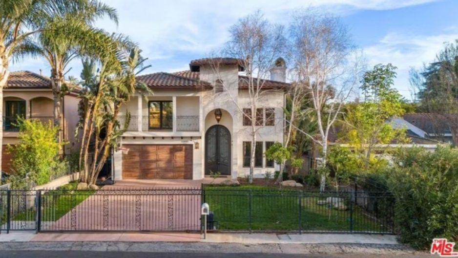 Exterior de la casa en venta de Will Smith en Los Angeles