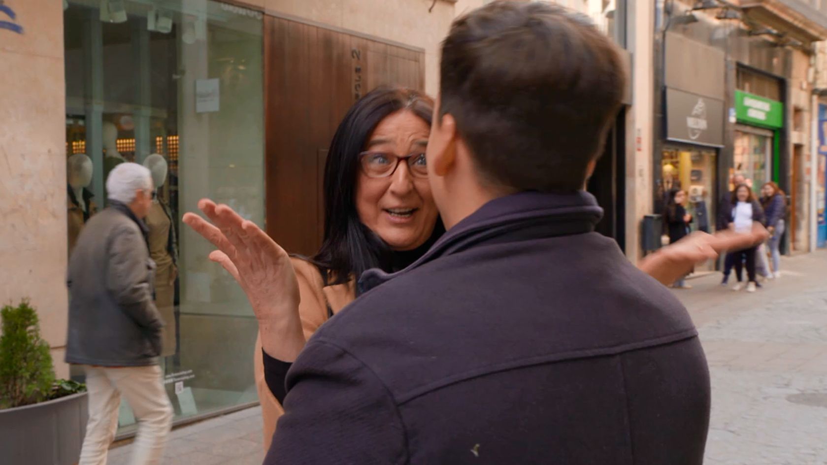 Isa junto a Xuso Jones