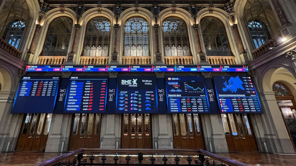 Paneles informativos de la Bolsa de Madrid