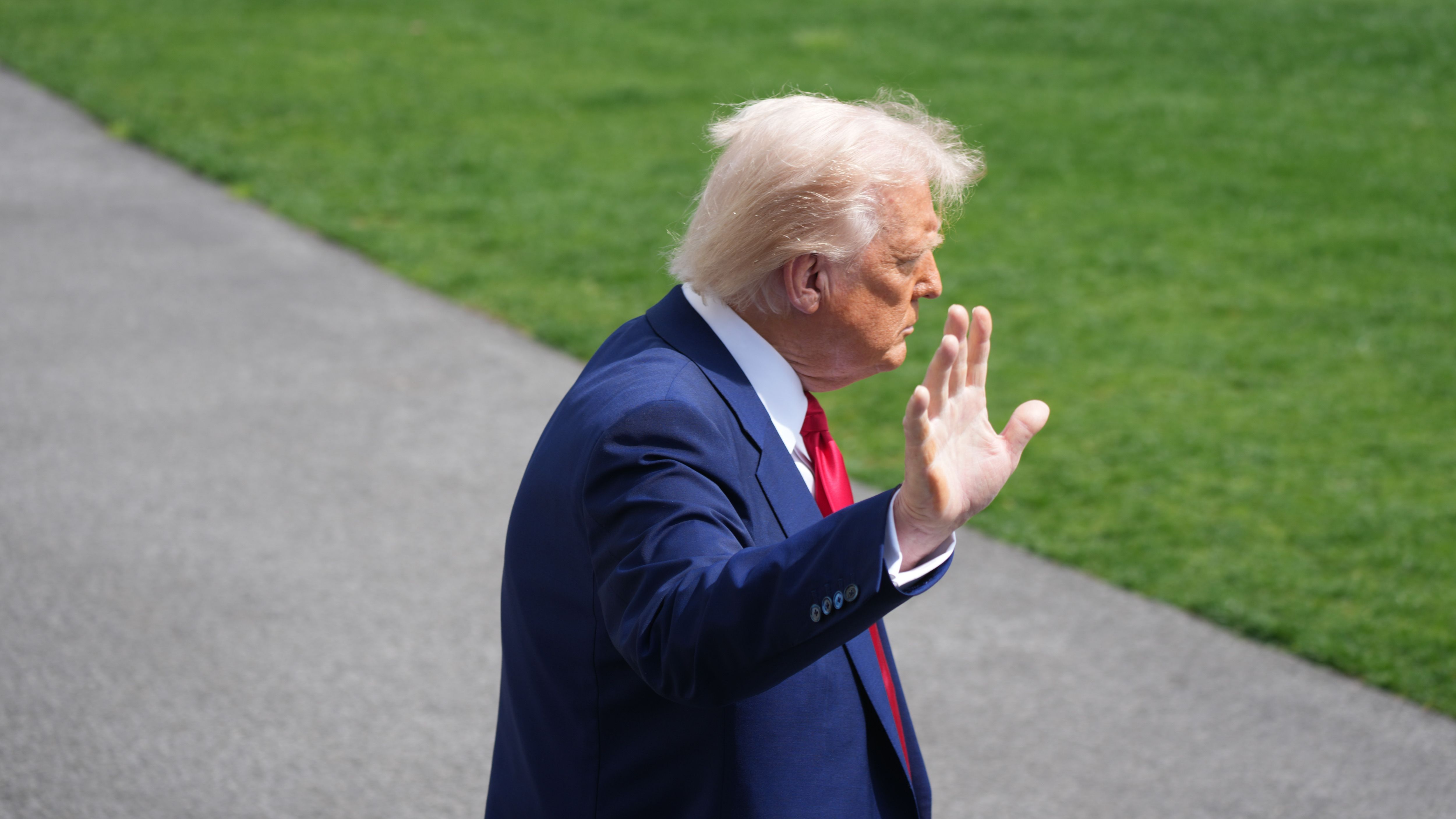 Donald Trump difunde un vídeo de un supuesto ataque contra un grupo de hutíes: "Nunca más hundirán nuestros barcos"