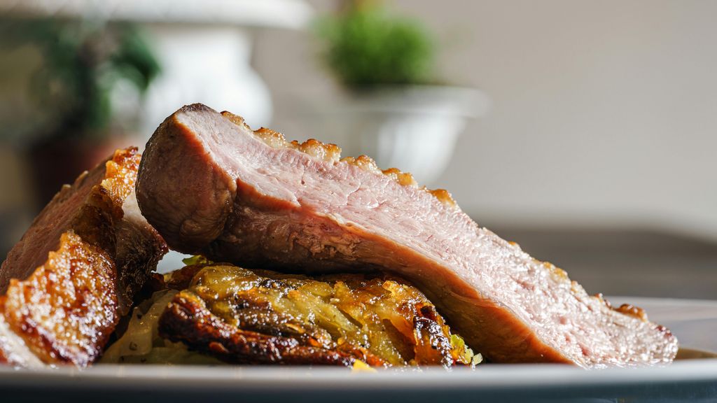 Trucos para ablandar la carne ya cocinada Trucos para ablandar la carne ya cocinada