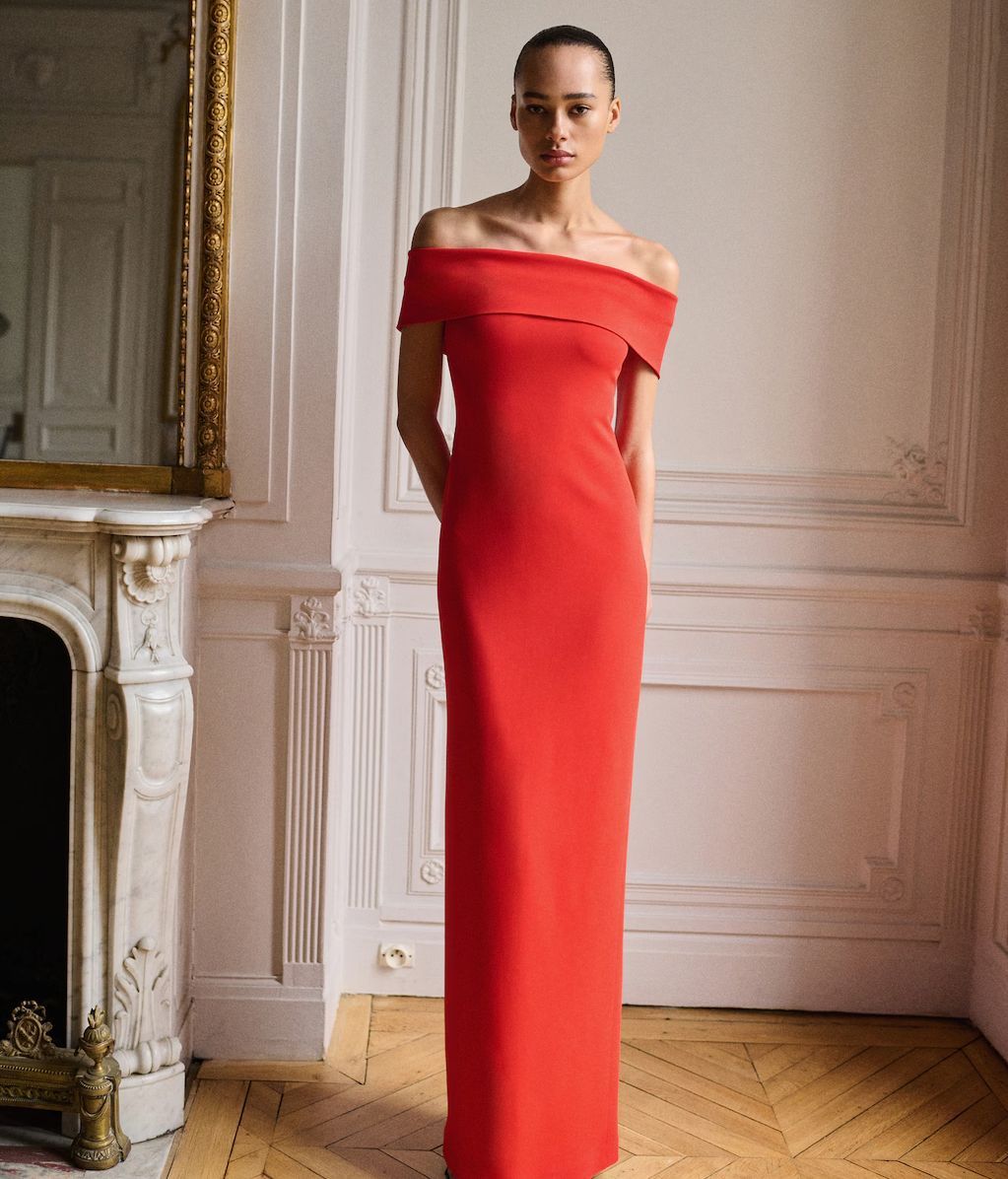 Vestido rojo con escote vuelto palabra de honor