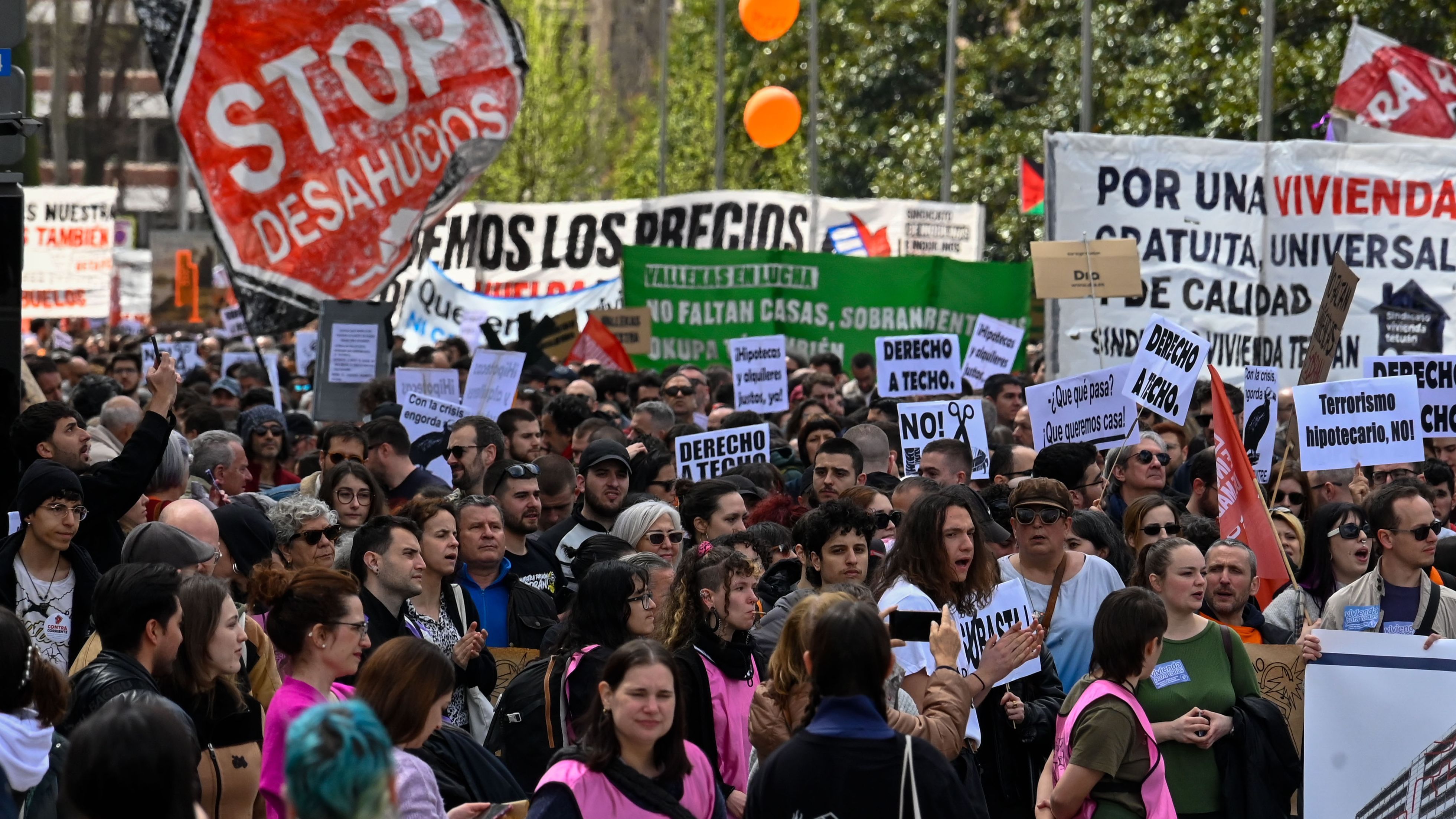 Vista de la manifestación de este sábado en Madrid por una vivienda digna.