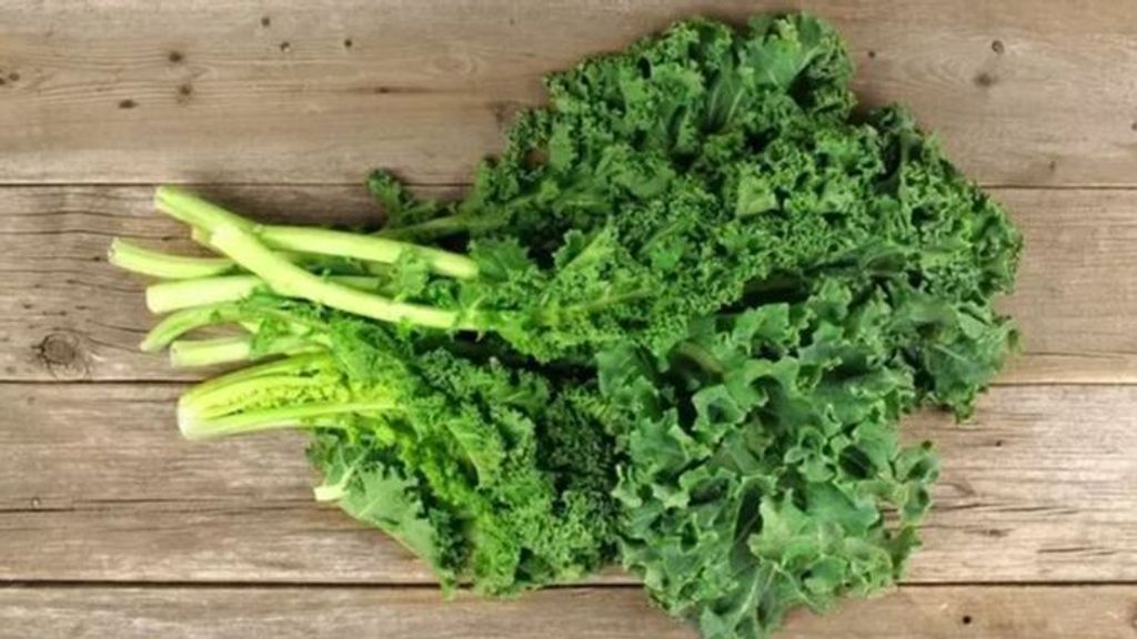Alerta alimentaria "grave" por el exceso de pesticidas en col rizada procedente de España
