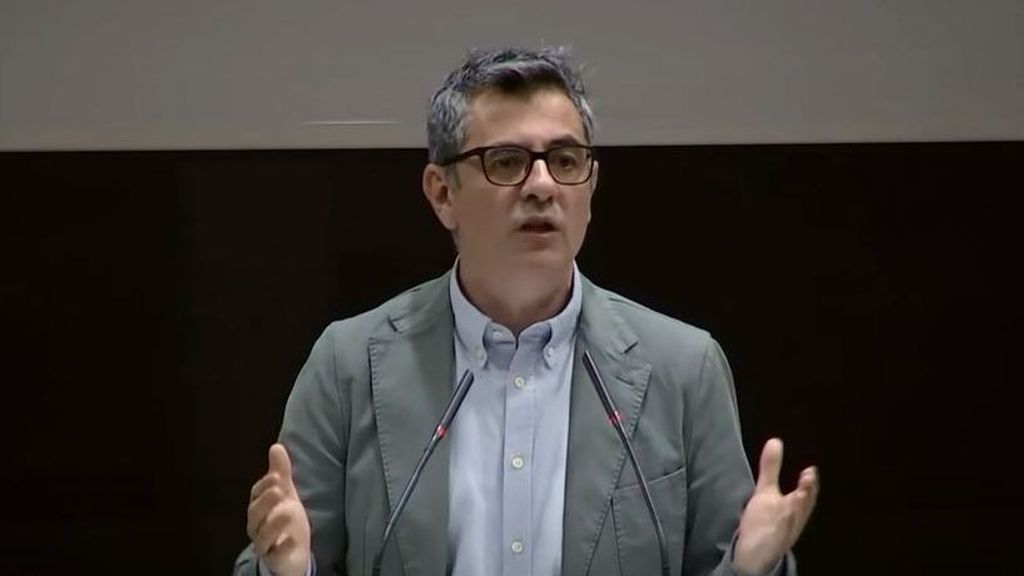 Bolaños pide a Feijóo que rompa con "Santiago arancel" y defienda los intereses españoles