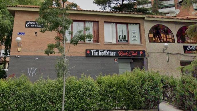 Detienen a una pareja que apuñaló a una mujer de 30 años tras chocarse en una discoteca de Puente de Vallecas