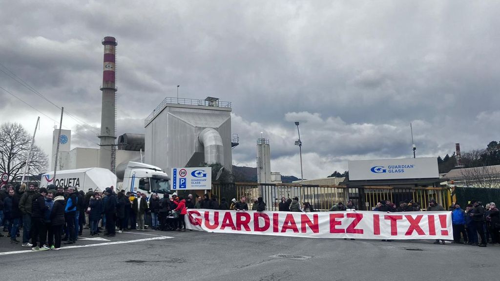 El 21 de enero, Guardian anunció el cierre de la planta de Llodio en junio y el despido de 171 trabajadores