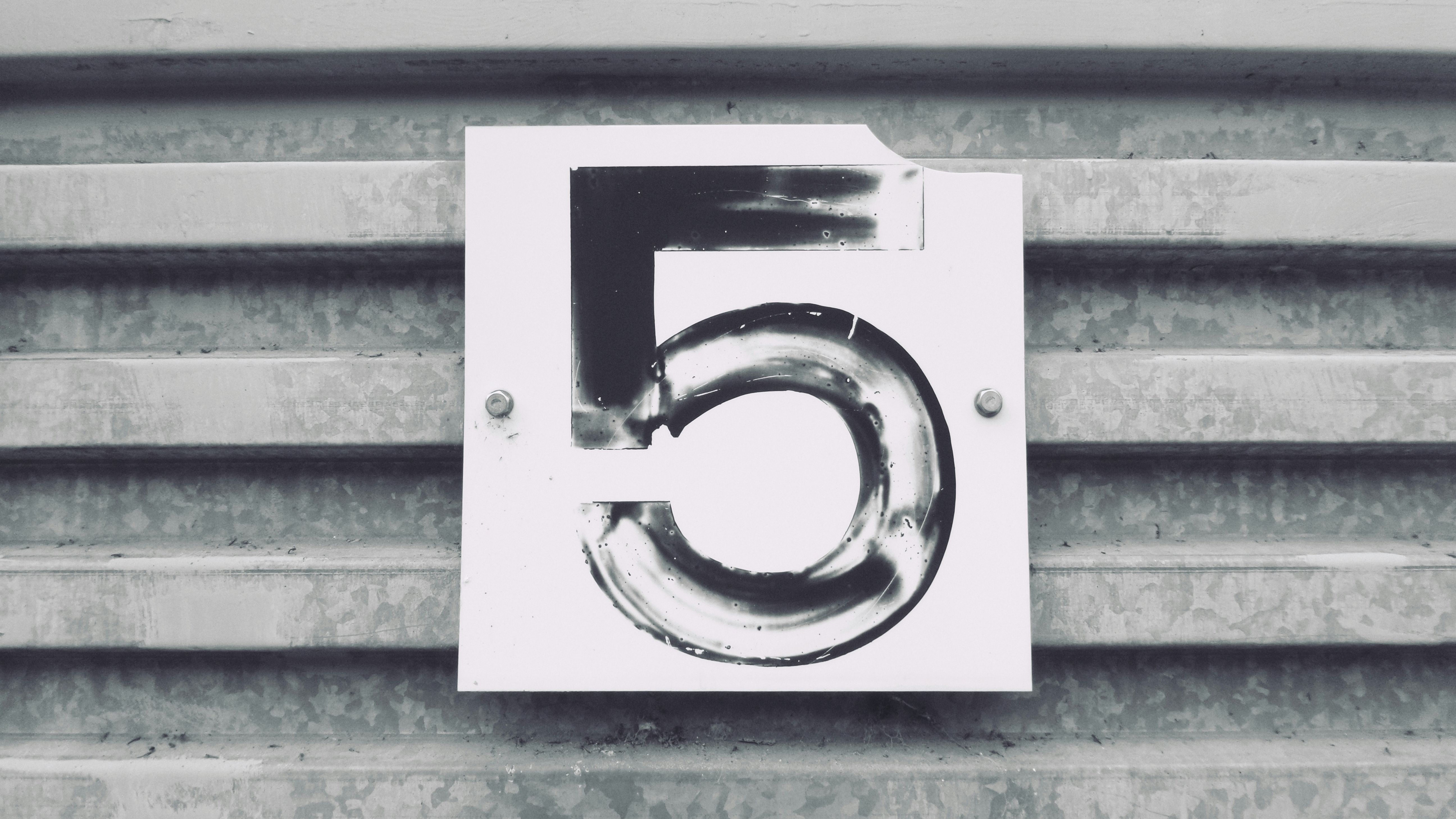 número 5 número 5
