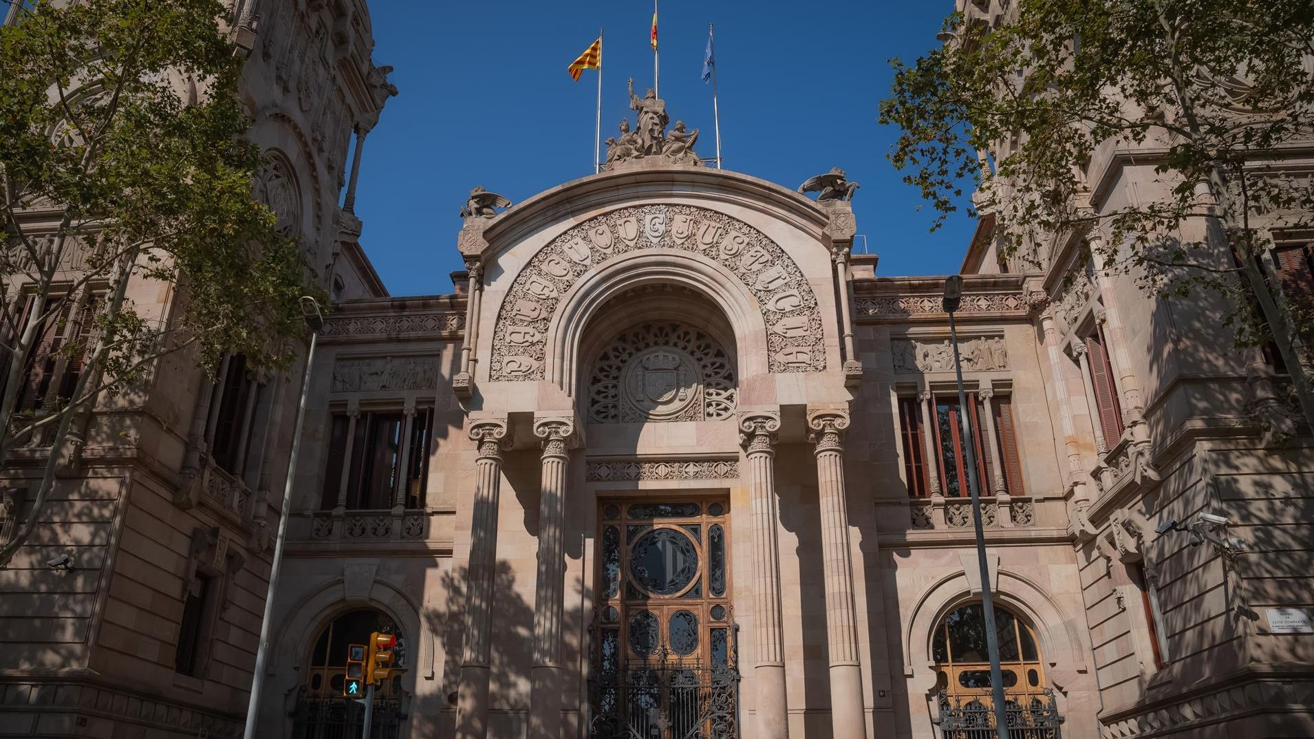 Fachada del Tribunal Superior de Justicia de Cataluña