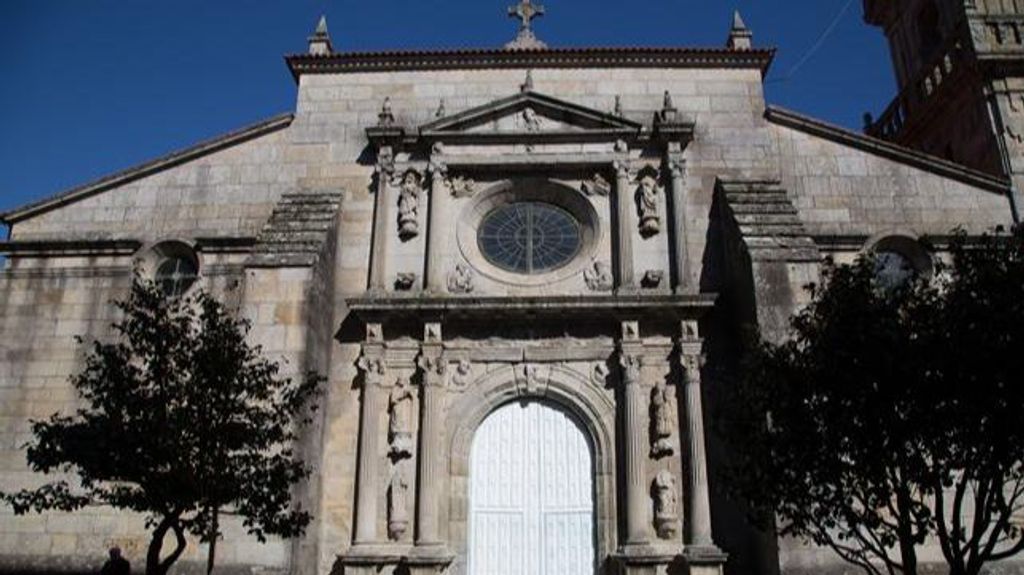 Iglesia ex colegiata de Cangas