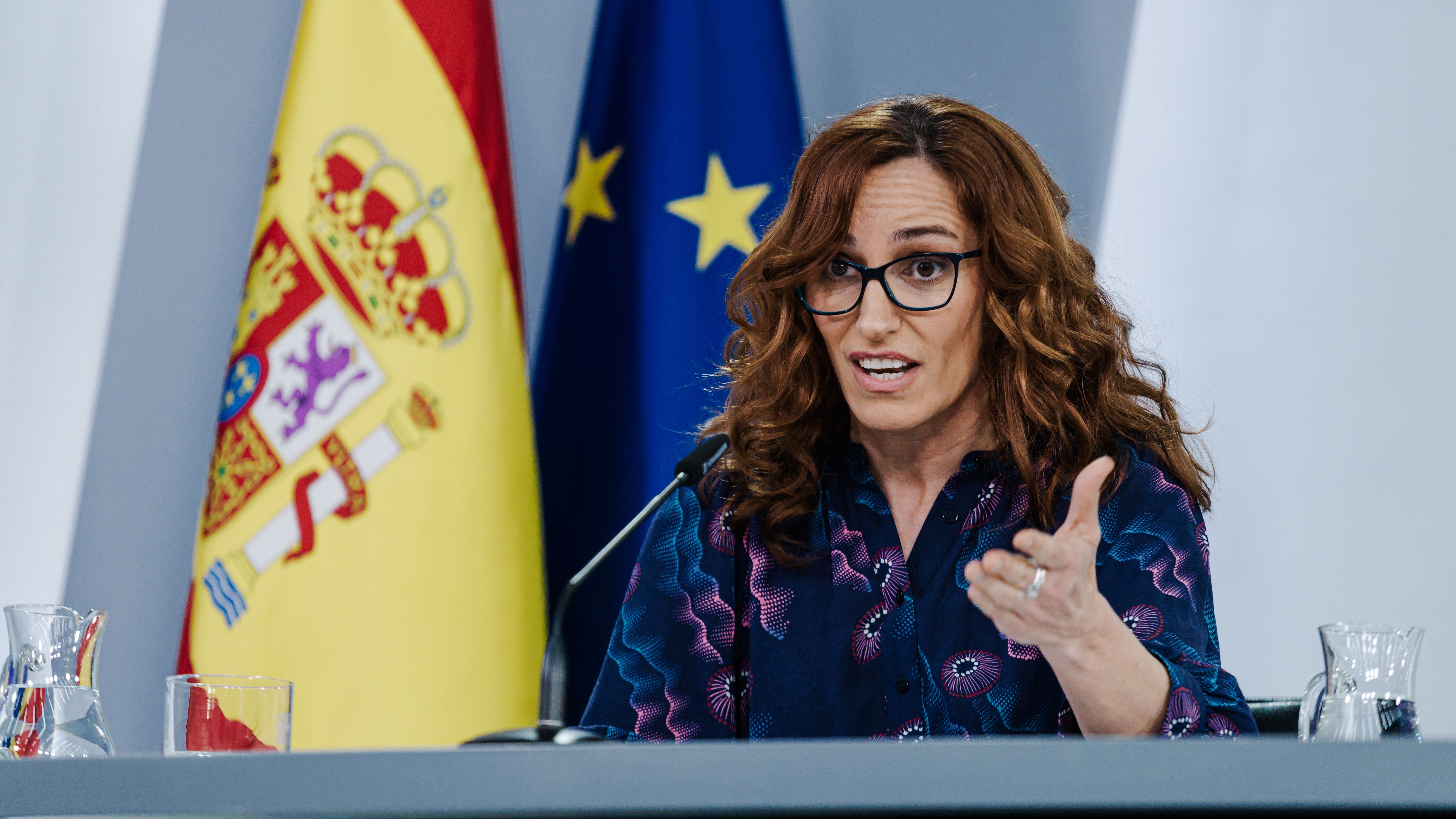 La ministra de Sanidad, Mónica García, durante una rueda de prensa posterior a la reunión del Consejo de Ministros, en el Palacio de La Moncloa