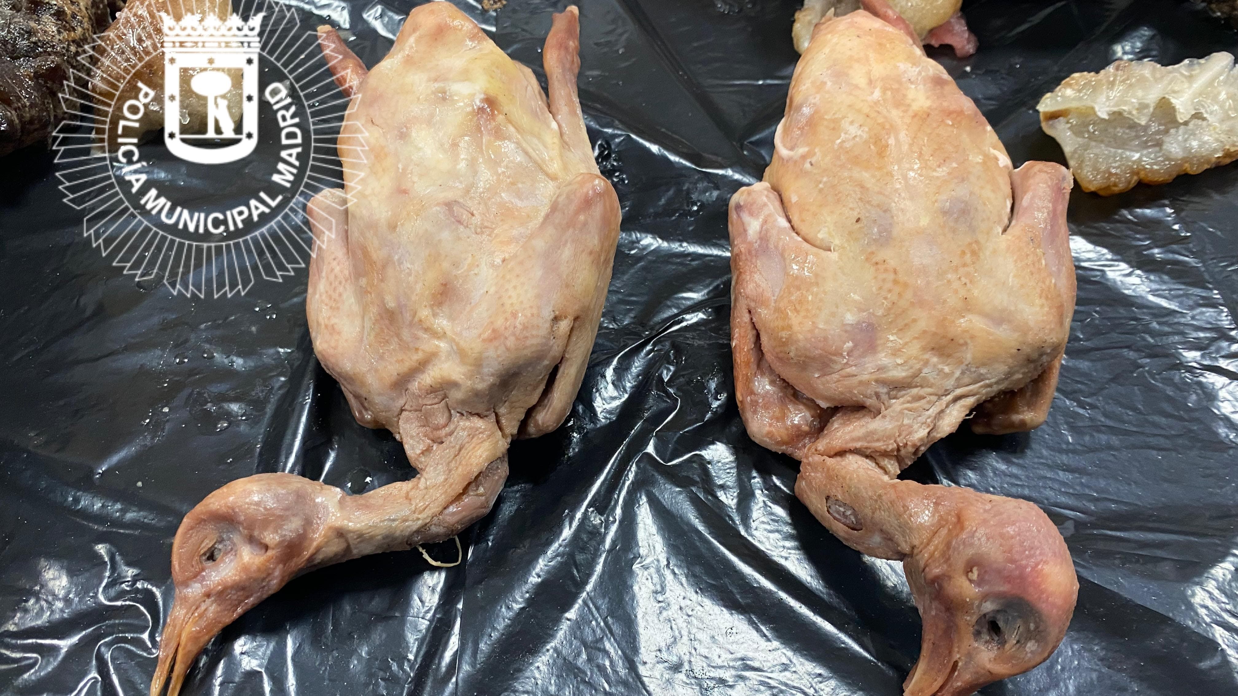 La Policía Municipal de Madrid cierra un restaurante chino que ofrecía carne de paloma como pato pequinés