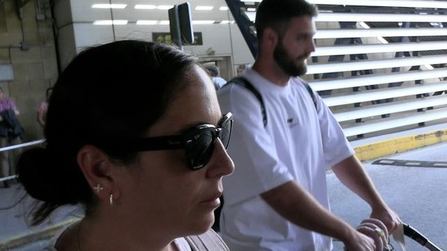 Anabel Pantoja y David Rodríguez llegan a Sevilla y se reencuentran con Merchi