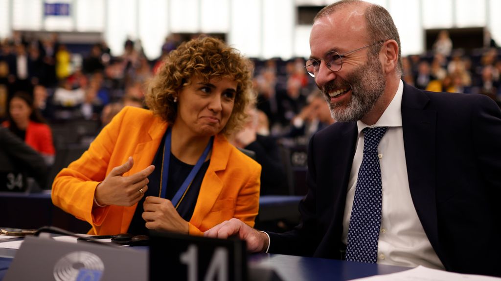 Dolors Monserrat y Manfred Weber en una imagen de archivo.