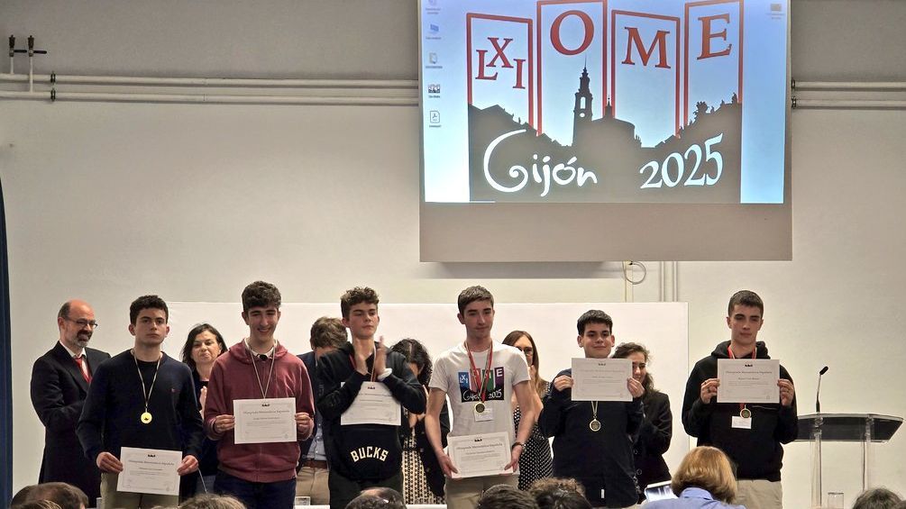 Pablo Freire, con el resto de ganadores Olimpiada matemática