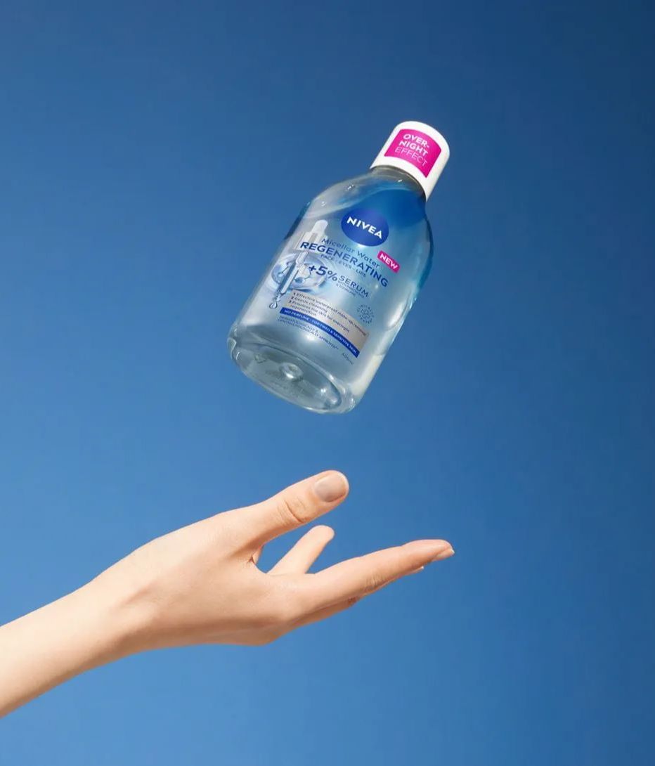 Agua micelar regeneradora