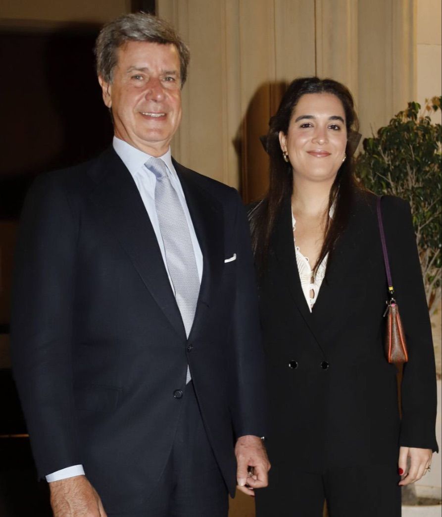 Cayetano Martínez de Irujo y Bárbara Mirjan durante el décimo aniversario del fallecimiento de la Duquesa de Alba, en noviembre 2024