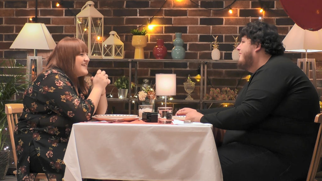 Kike y Laura tienen momentos de silencio durante su cita en 'First Dates'