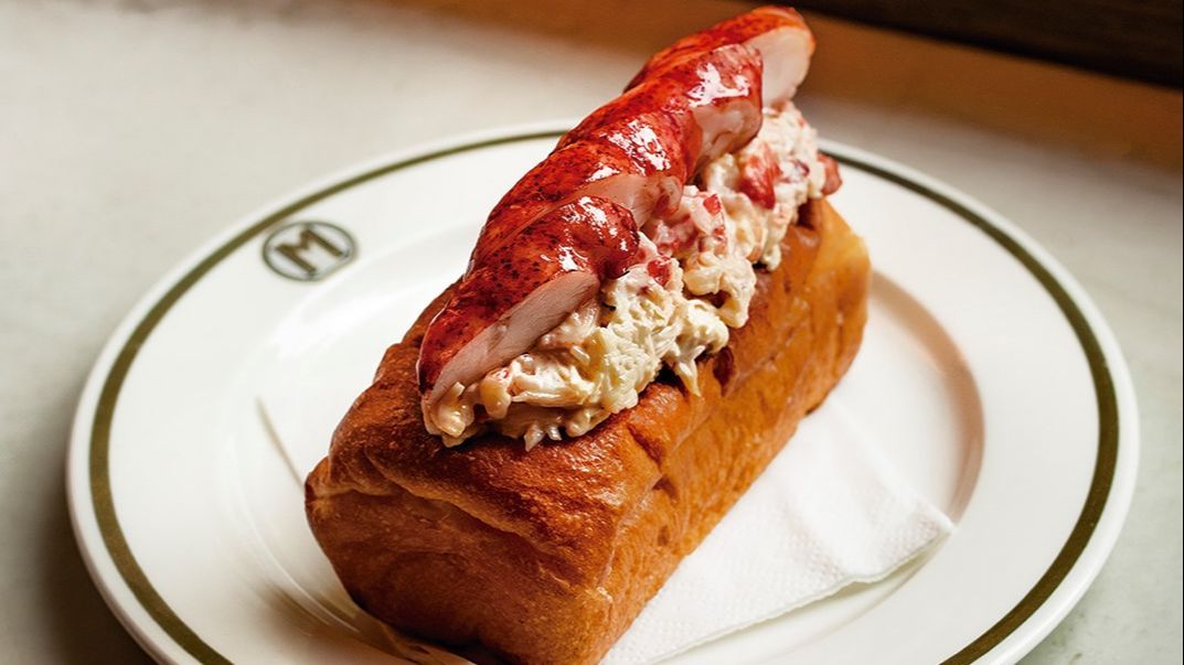 El lobster roll es uno de sus fascinantes entrepanes.