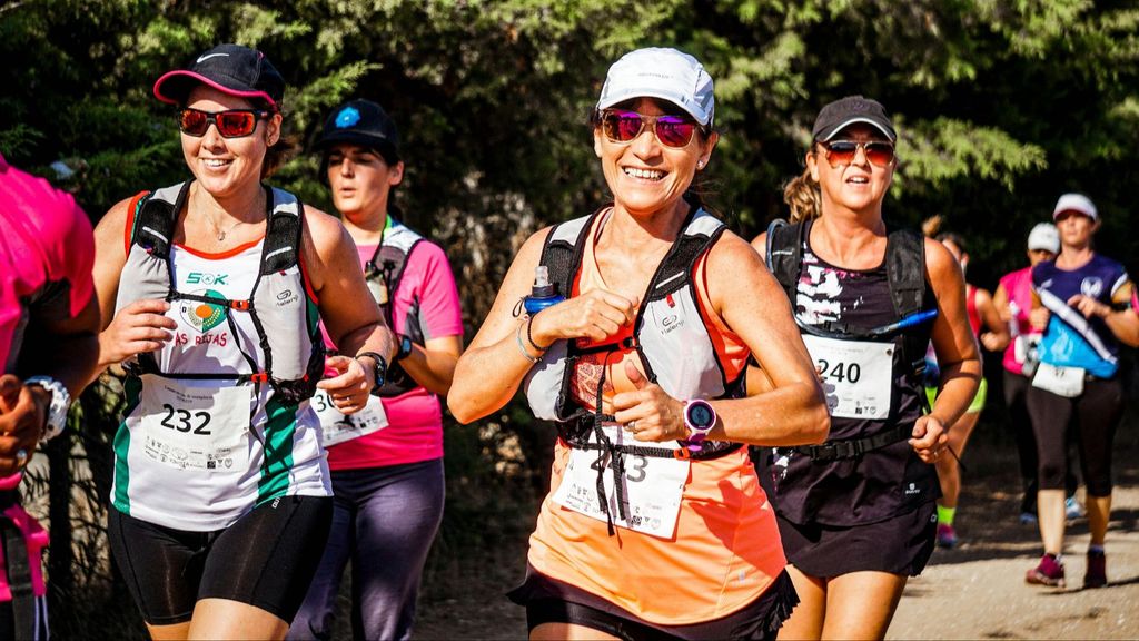Mujeres corriendo en un maratón