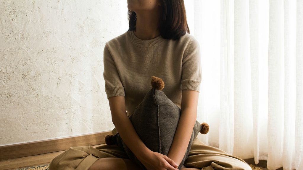 mujer sentada