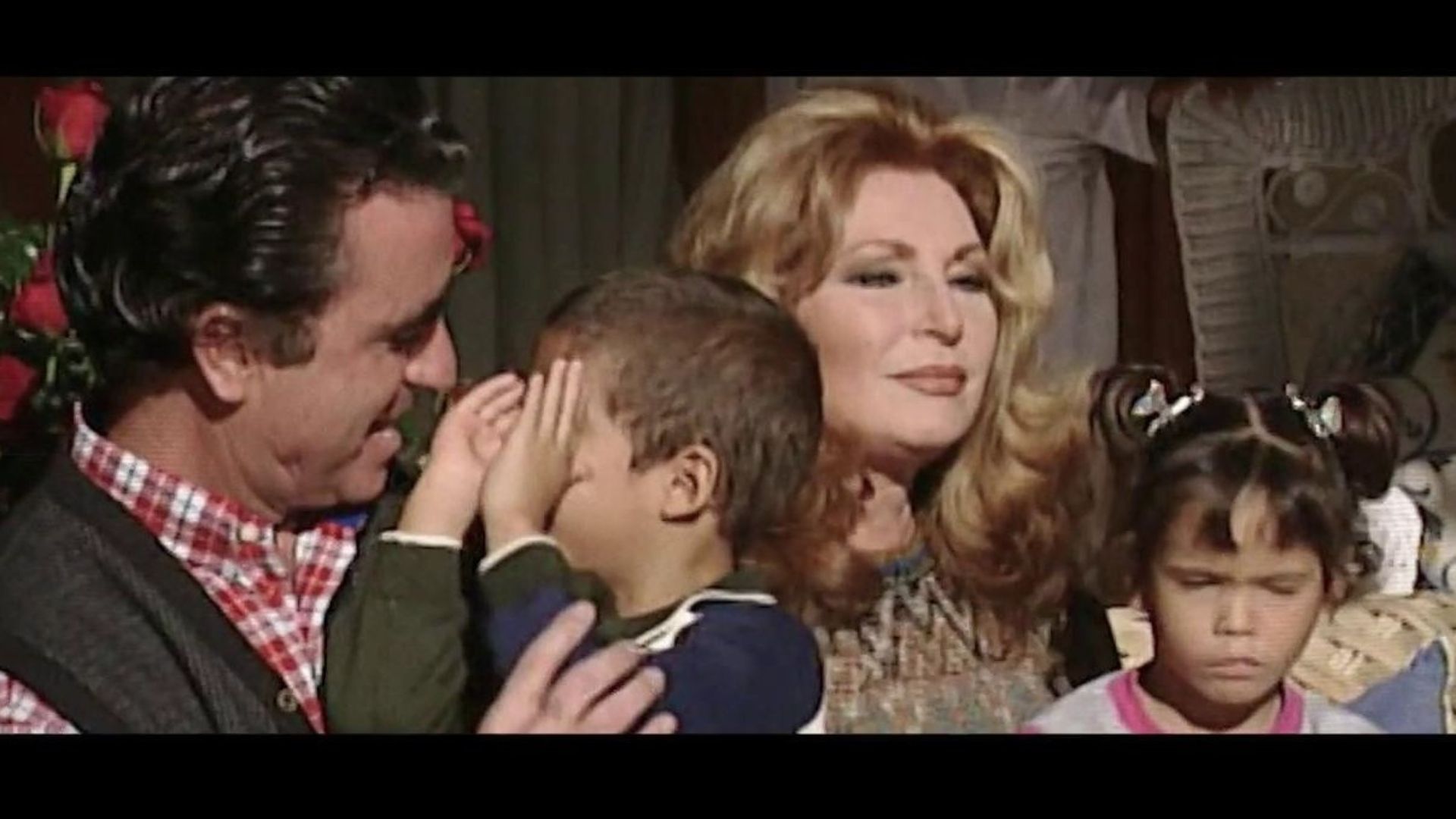 Gloria Camila asegura haberse sentido menos valorada por parte de su familia: "Me perdieron el respeto por no ser hija biológica" ¡De viernes! Top Vídeos 437