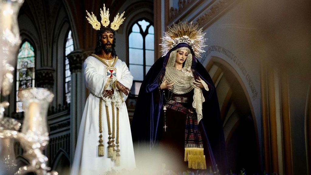 La lluvia obliga al Cautivo de Málaga a cambiar su tradicional recorrido por uno más corto
