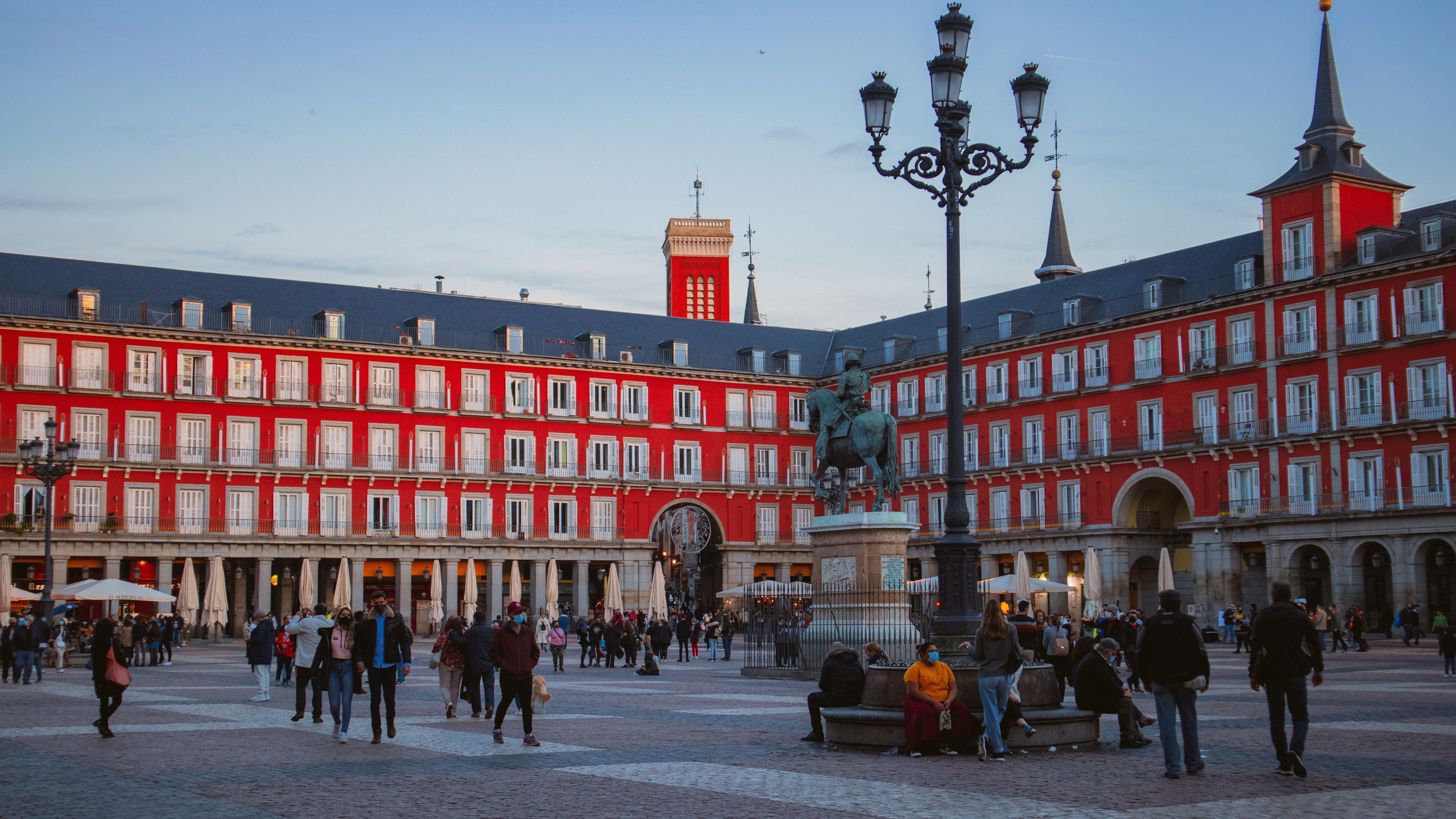 madrid plaza mayor unsplash