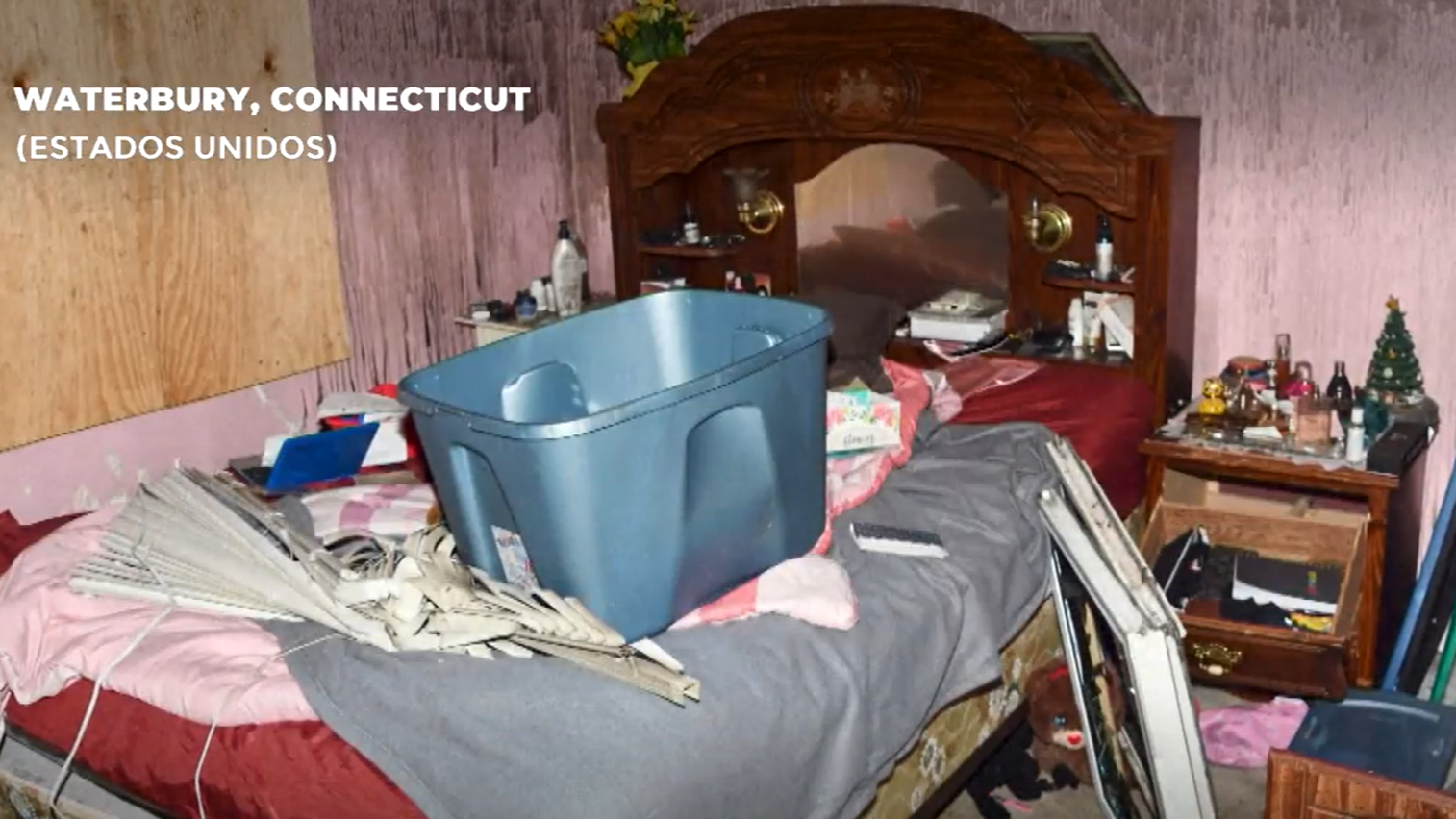 La habitación en la que pasó el hombre 20 años secuestrado por su madrastra en EEUU.