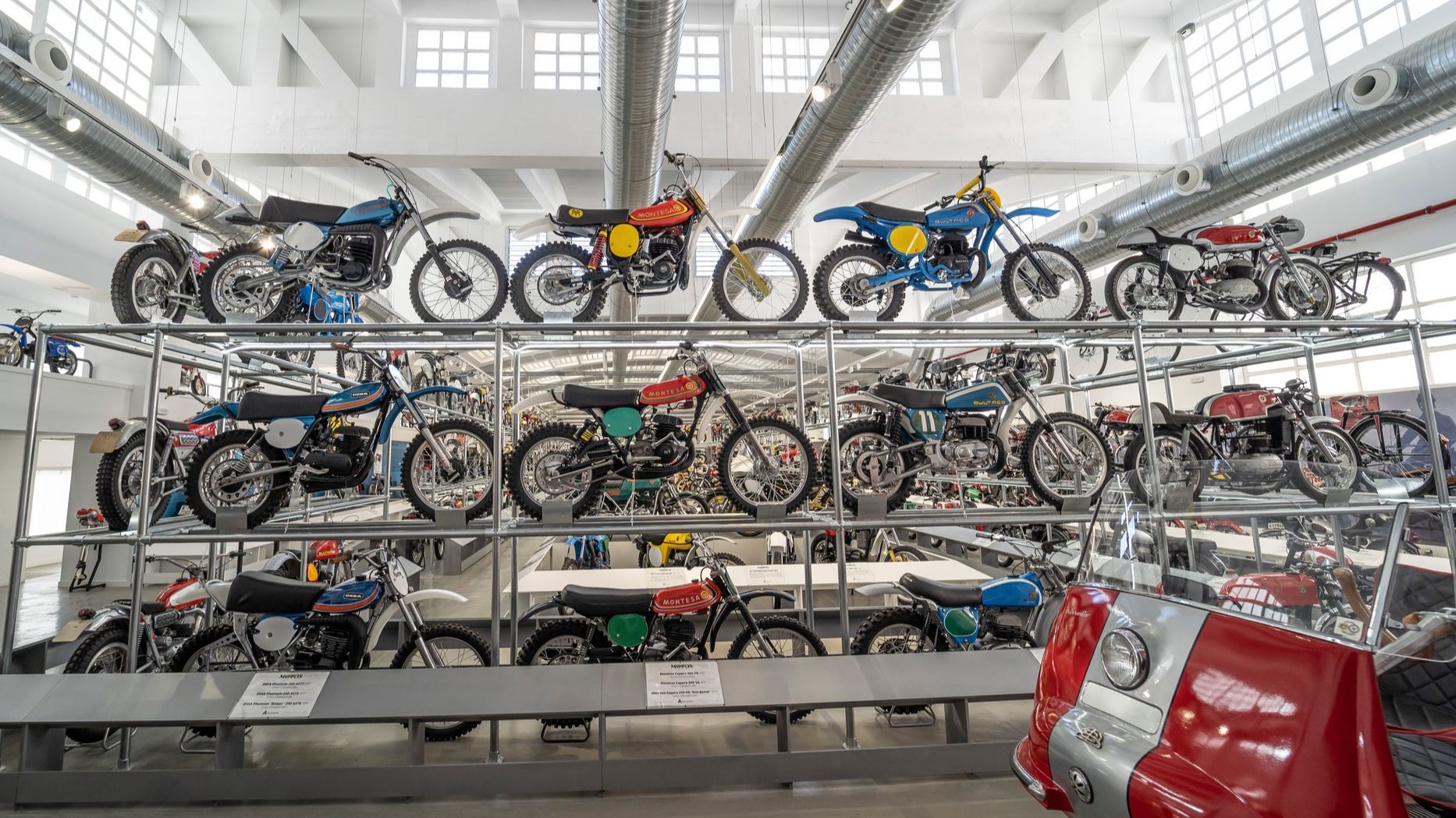 Con un depósito de más de 1.000 motos, la exposición de este museo va variando constantemente.