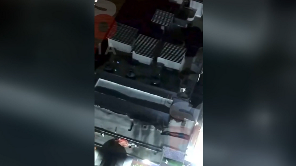 El sobrepeso por unos aires acondicionados en el techo de la discoteca de Santo Domingo pudo provocar el derrumbe