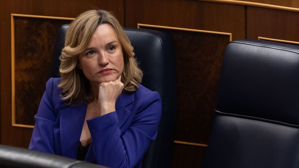 El Gobierno y Pilar Alegría estallan contra los insultos machitas y soeces que ha recibido la ministra portavoz