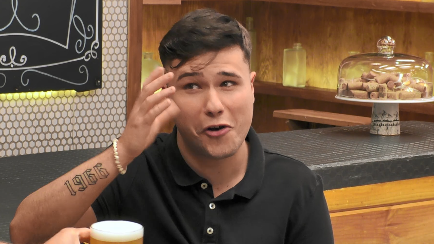 Gabriel hablando de noches locas con Carlos Sobera