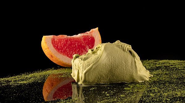 Helado de té matcha con un toque de pomelo