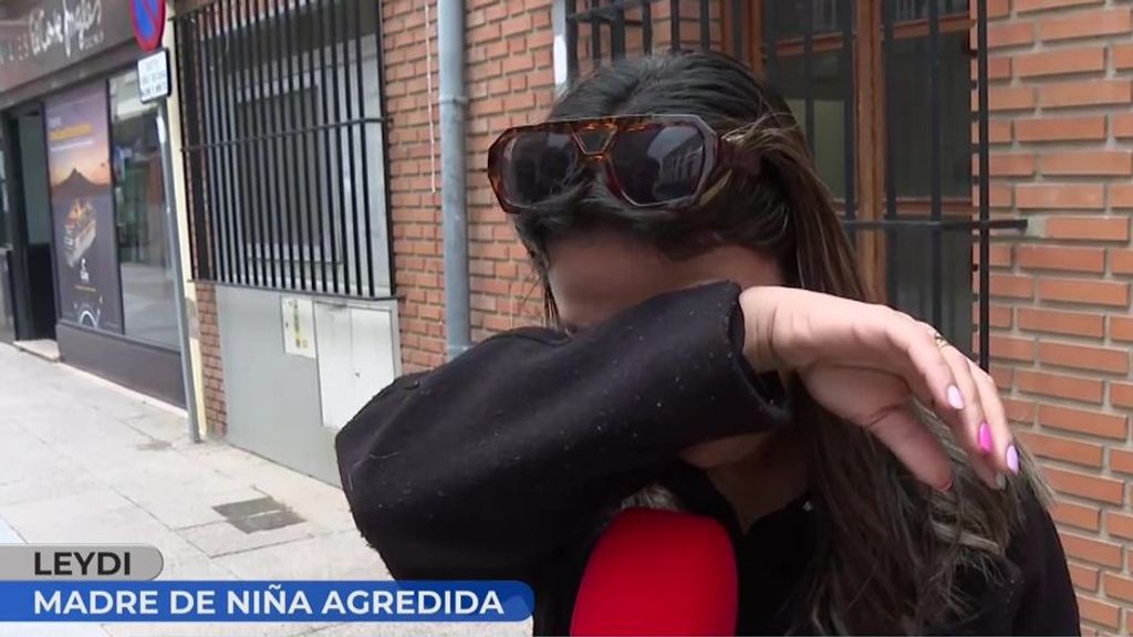 Las lágrimas de dolor de la madre de la niña grabada siendo maltratada en la guardería de Torrejón de Ardoz