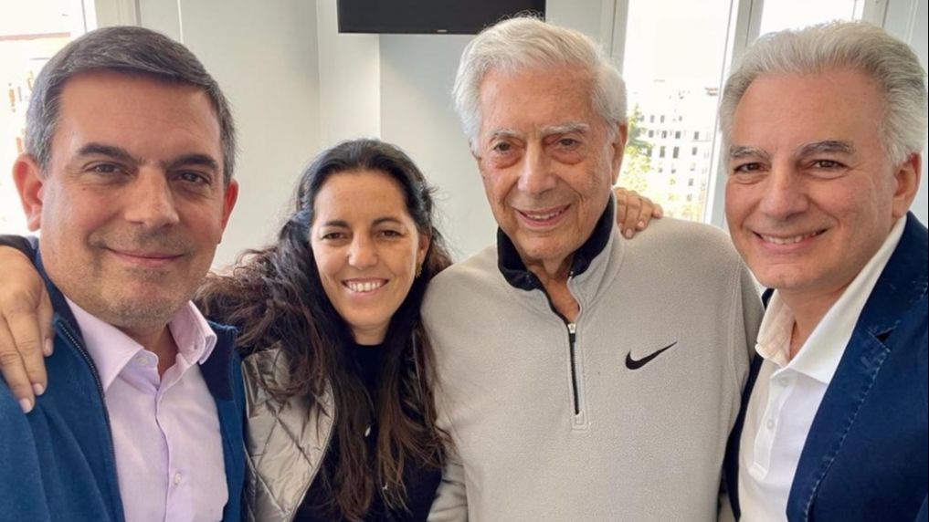 Los 3 hijos de Vargas Llosa