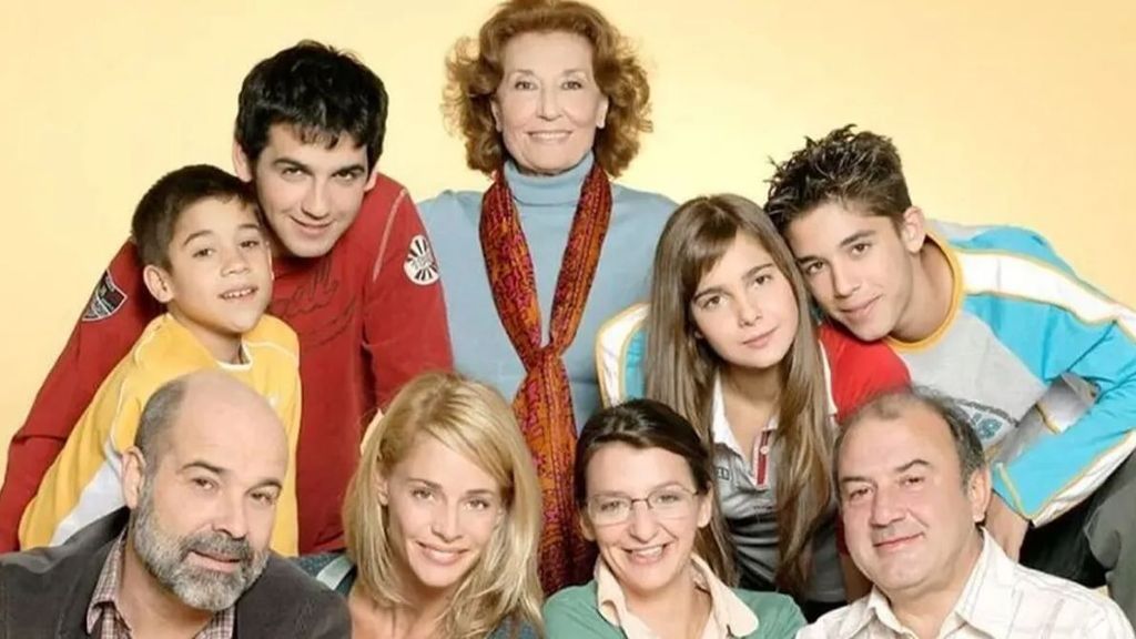 Parte del elenco de Los Serrano, icónica serie de Telecinco