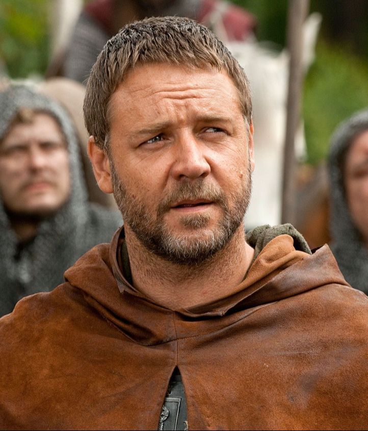 Russell Crowe se lesionó las dos piernas durante el rodaje de ‘Robin Hood’