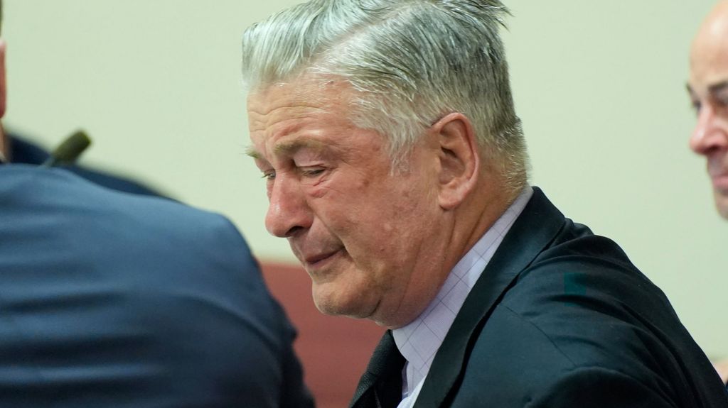 Alec Baldwin, durante el proceso judicial por su accidente en un rodaje