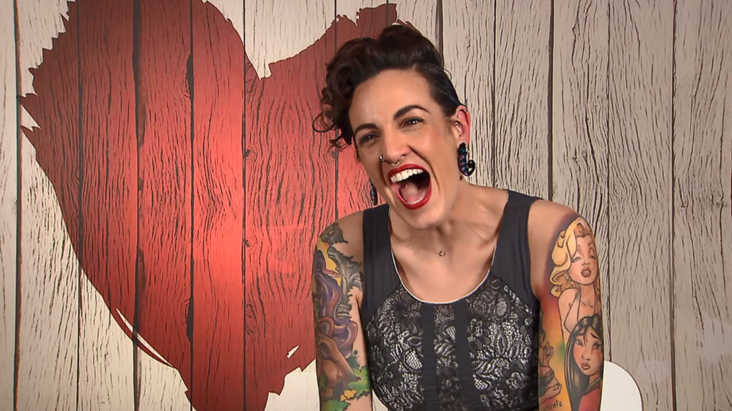 Carolina, divertida durante su cita en 'First Dates'