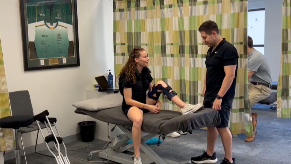 Curar la rotura ligamento cruzado sin pasar por quirófano, una realidad en Australia: "Es una alternativa"