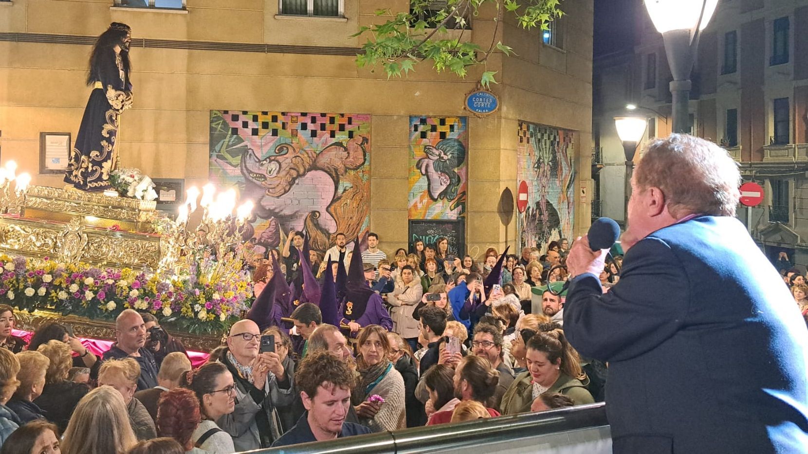 Este 2025 las saetas, por primera vez, no se han cantado desde el balcón del club El Edén