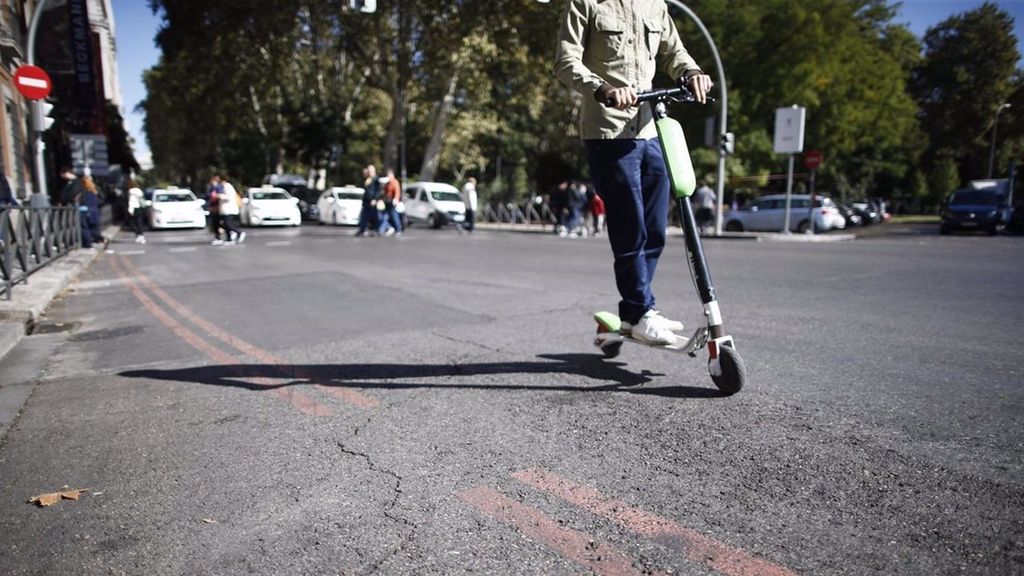 Patinete eléctrico circulando