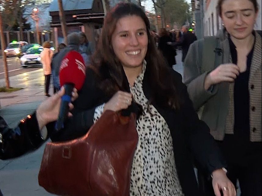 Teresa Urquijo reaparece presumiendo de barriguita