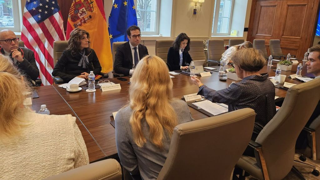 El secretario del Tesoro de EEUU pide a España aumentar el gasto en Defensa y eliminar la tasa Google tras la reunión con Carlos Cuerpo