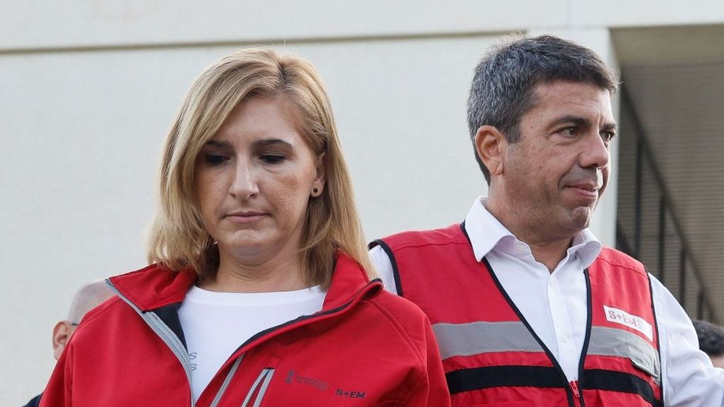 Salomé Pradas junto a Carlos Mazón salen del CECOPI