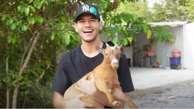 Zape, hijo de Frank Cuesta, en el santuario Libertad