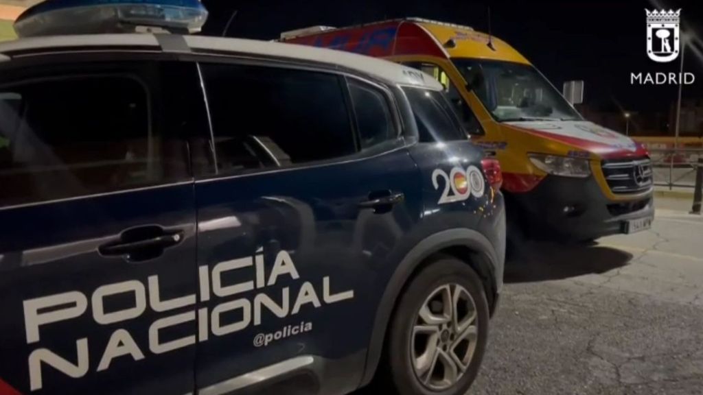 Muere uno de los dos hombres apuñalados por un padre y un hijo tras una discusión en Puente de Vallecas, Madrid