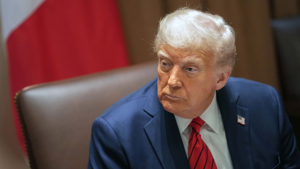 El Tribunal Supremo ordena a Donald Trump que suspenda las expulsiones basadas en la Ley de Enemigos Extranjeros